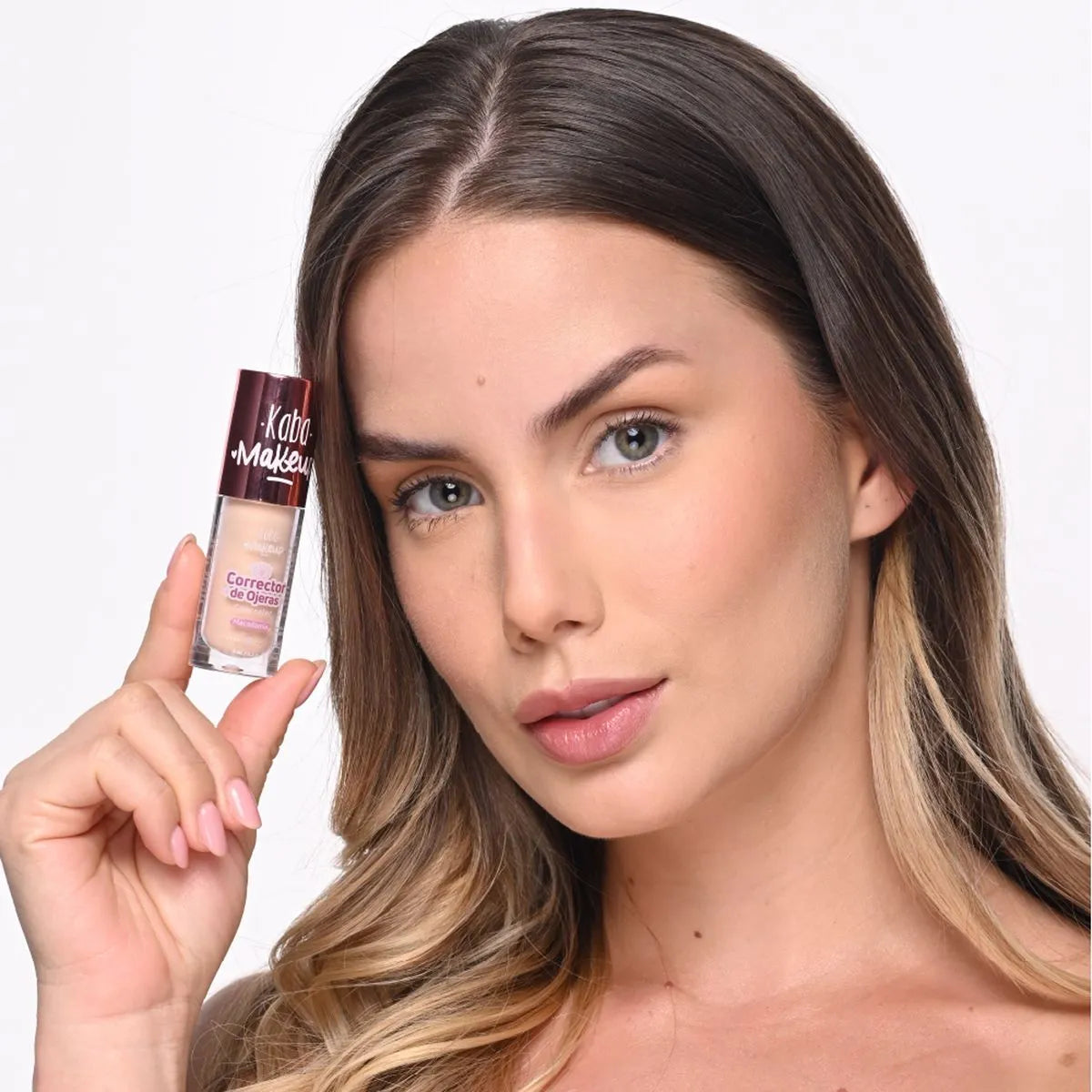 Corrector de Ojeras Kaba Makeup 5 ml/0,2 oz Macadamia